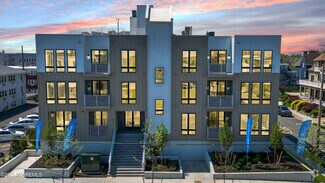 Building Photo - 218 3rd Ave