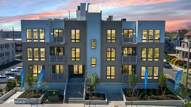 Building Photo - 218 3rd Ave