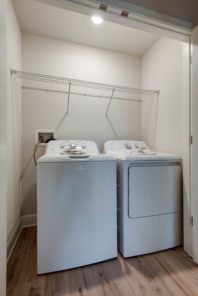 Foto del edificio - NEWER LUXURY TOWNHOME IN SANTA ROSA BEACH