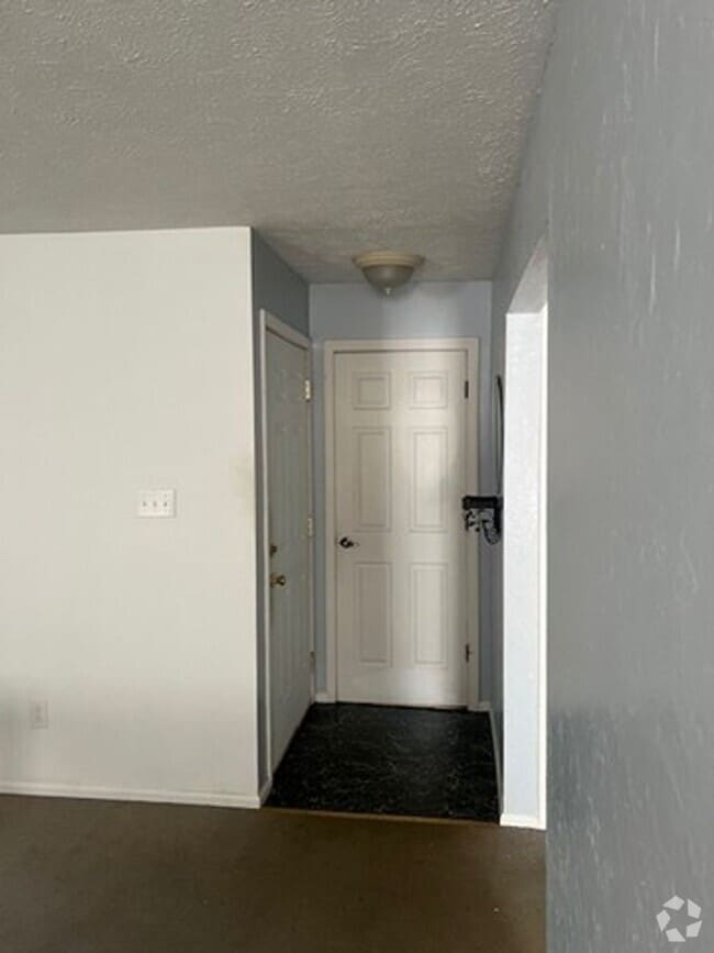 Building Photo - 2957 Eagles Crest Cir