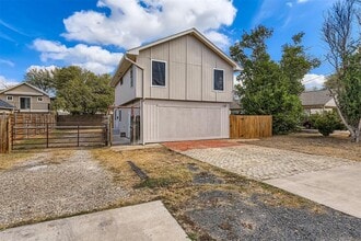 Building Photo - 3320 Blumie St