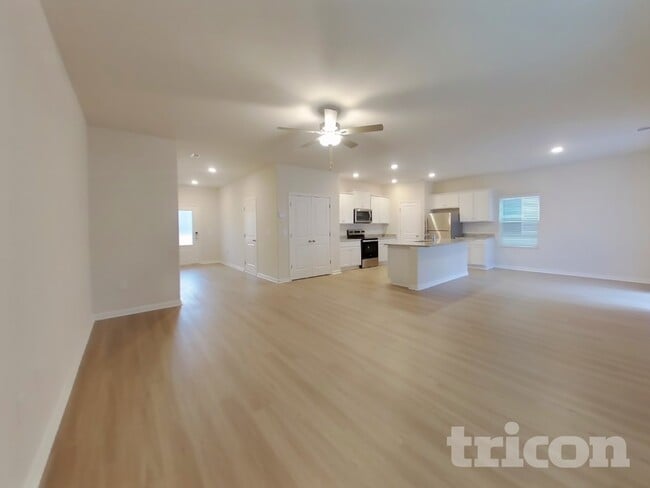 Foto del edificio - 6432 Lowe Ln