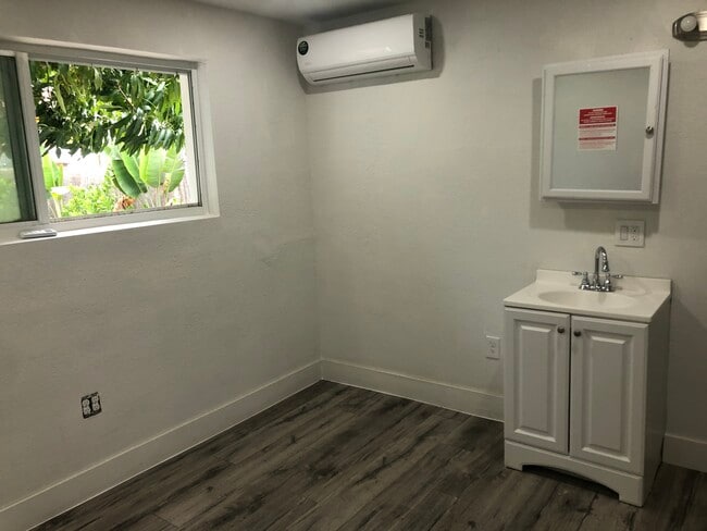 Building Photo - 1337 NW 4th St