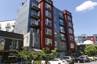 Building Photo - Waterscape at Juanita Village