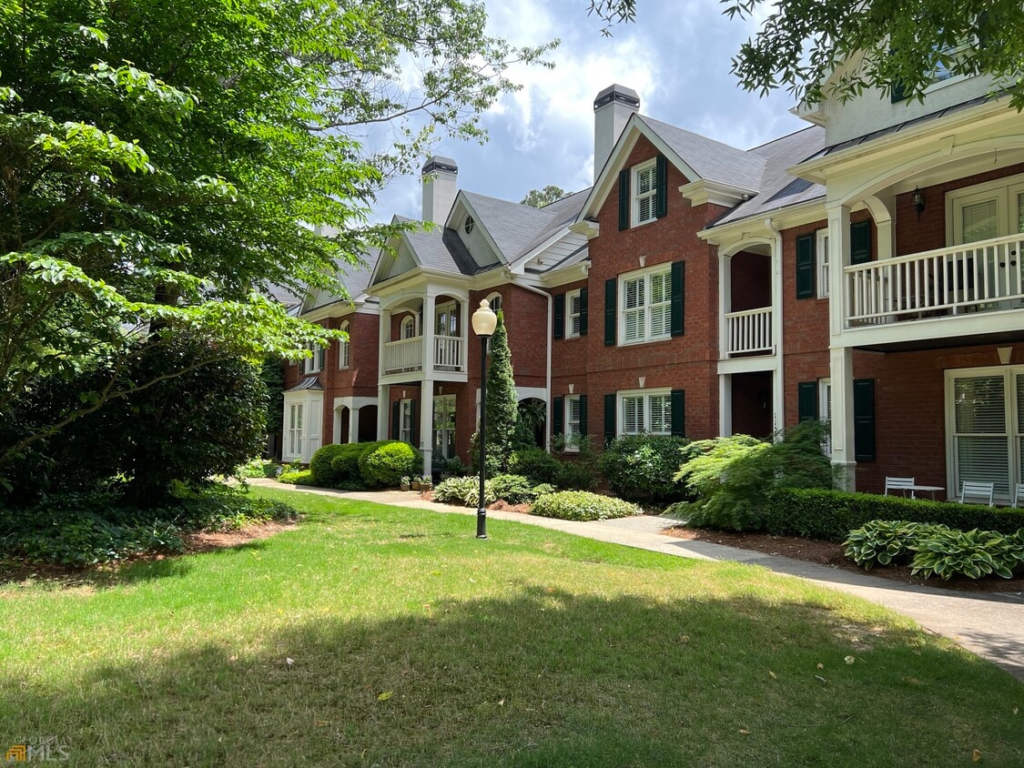 1150 W Brookhaven Dr NE, Atlanta, GA 30319 Townhome Rentals in