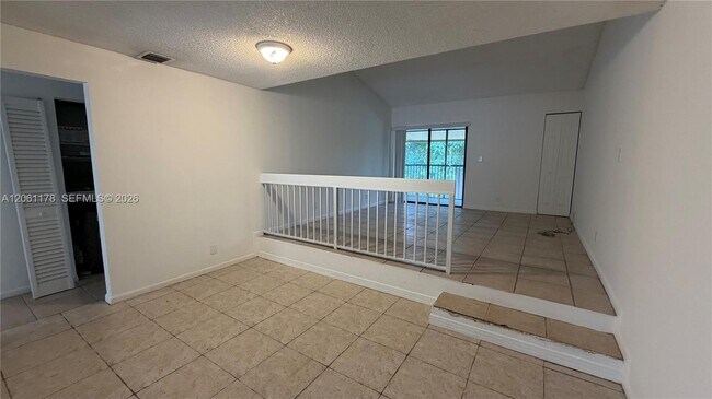 Building Photo - 2550 Riverside Dr
