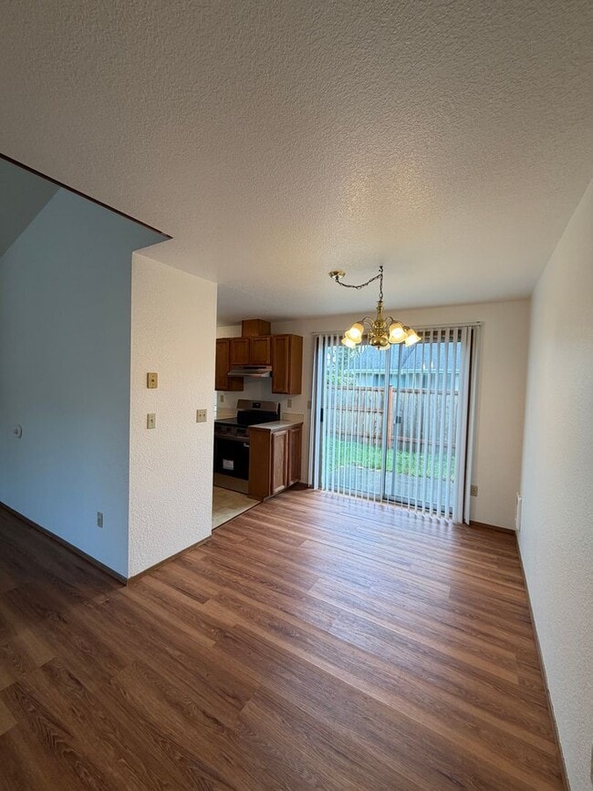 Foto del edificio - 1474 Diamond Rd SE