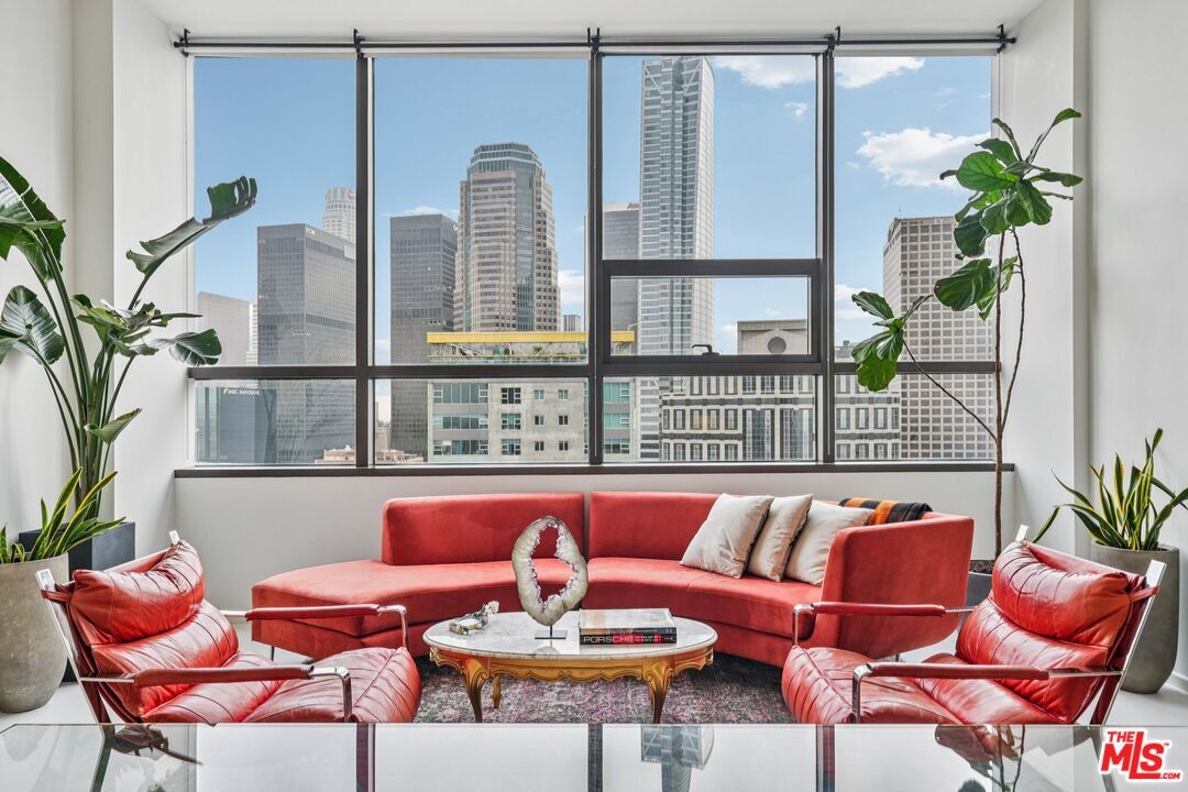 Primary Photo - 1100 Wilshire Blvd