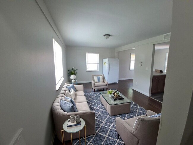 Foto del edificio - 5568 Raceview Ave