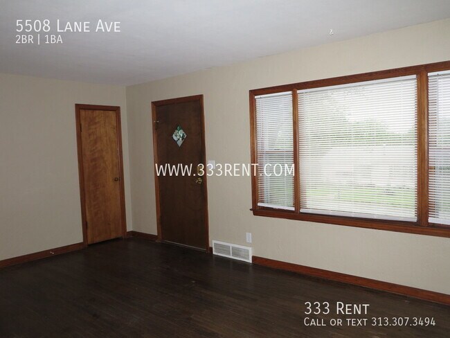 Building Photo - Lovely 2 bed 1 bath home ready to be moved...