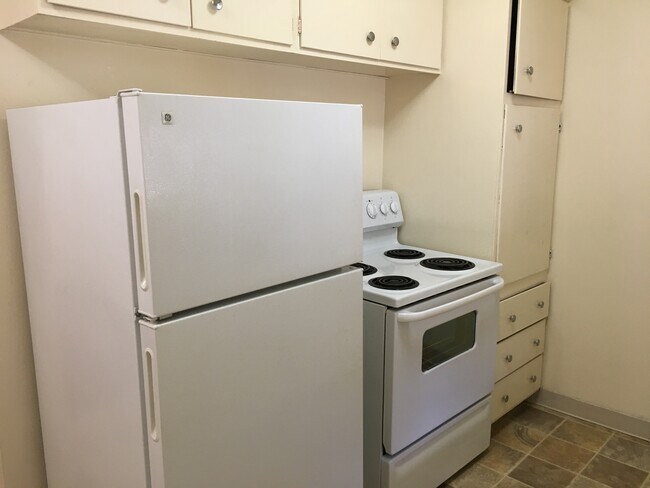 Building Photo - 724 10th St