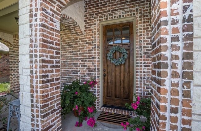 Building Photo - 2529 Kinnersley Ln