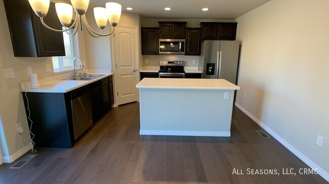 Building Photo - 10898 Saco Dr