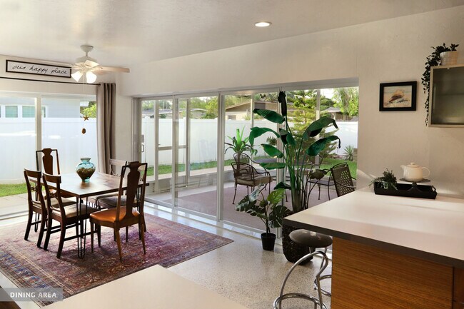 Comedor - 1730 Livingstone St