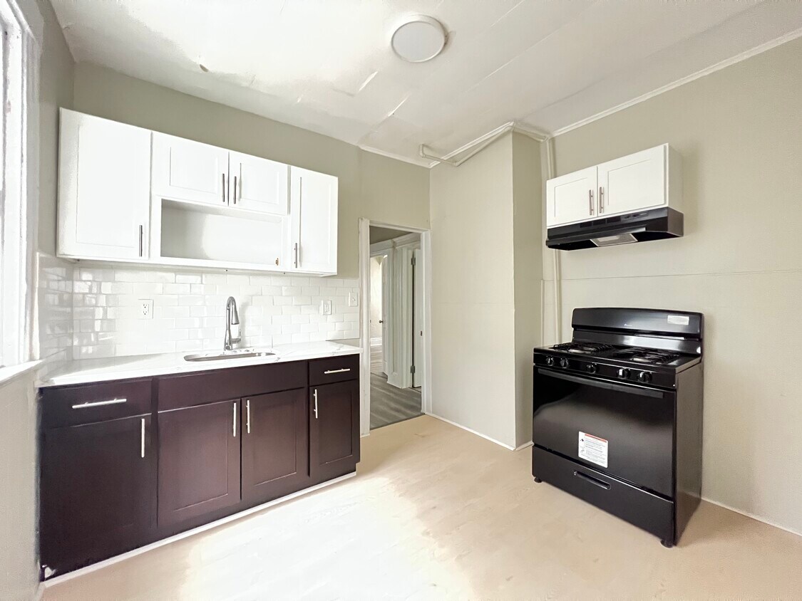 106 Schley St 2 - 113 Schley St