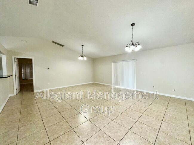 Building Photo - 602 Del Aire Ct