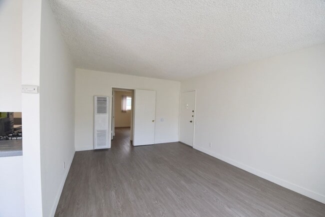 Building Photo - 10843 Kling St