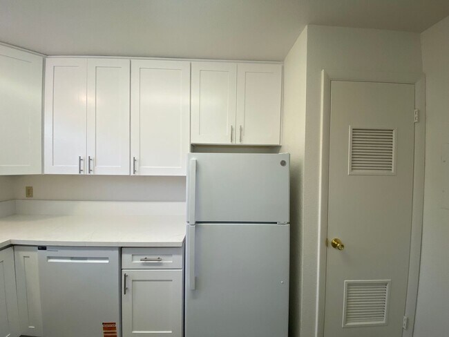 Foto del edificio - La Tierra Gardens - 2/1 Garden Level Apartment