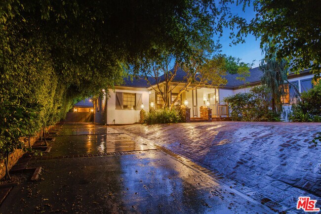 Foto del edificio - 1526 San Vicente Blvd