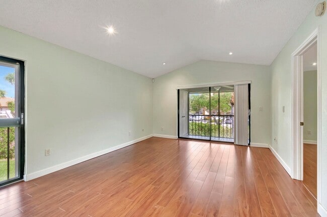 Photo - 351 Club Cir Apartment