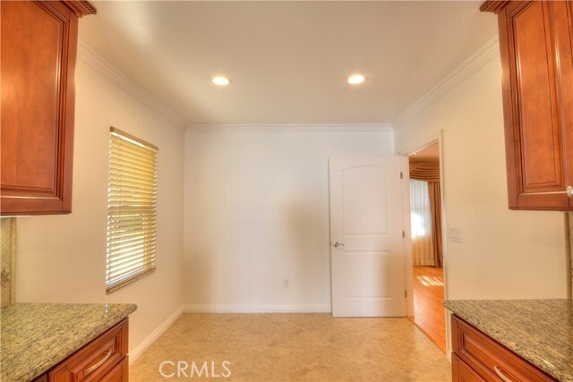 Building Photo - 1367 E Windsor Rd