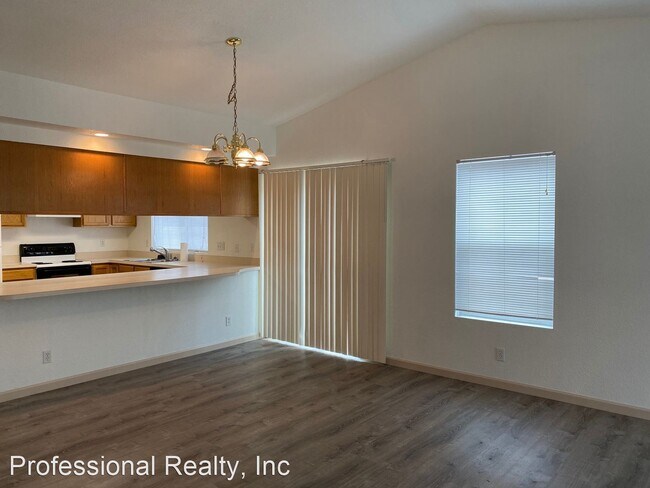 Building Photo - 3 br, 2 bath Apartment - 155 Corona Loop Rd.