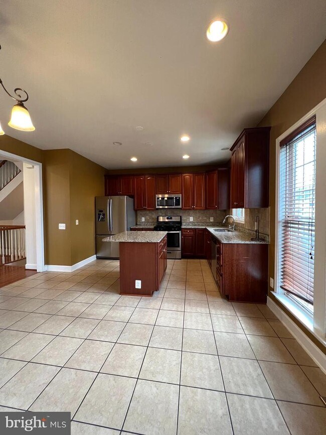 Building Photo - 3269 Fort Lincoln Dr NE