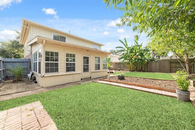 Foto del edificio - 8427 Brickhaven Ln