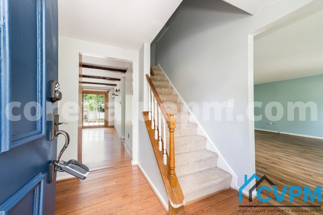 Foto del edificio - 723 Snowdon Ln