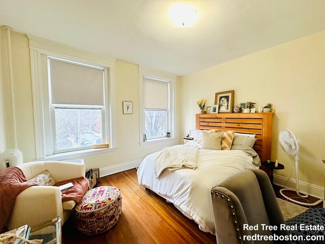 Foto principal - 94 Corey Rd