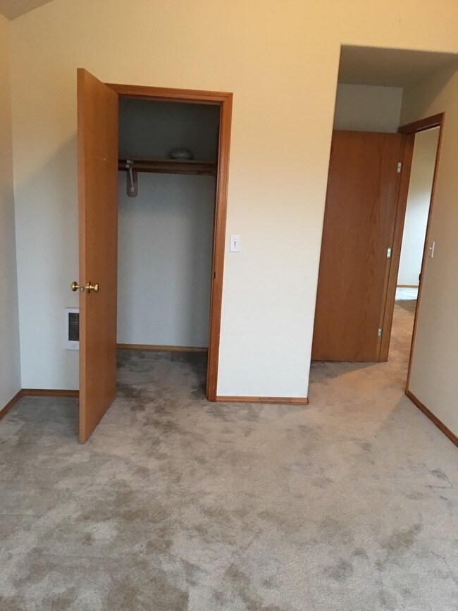 Interior Photo - 4071-4129 Forsythia St