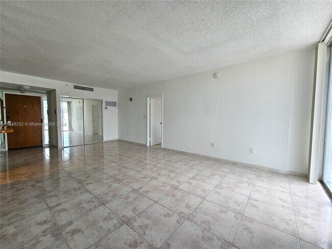 Foto del edificio - 2829 Indian Creek Dr