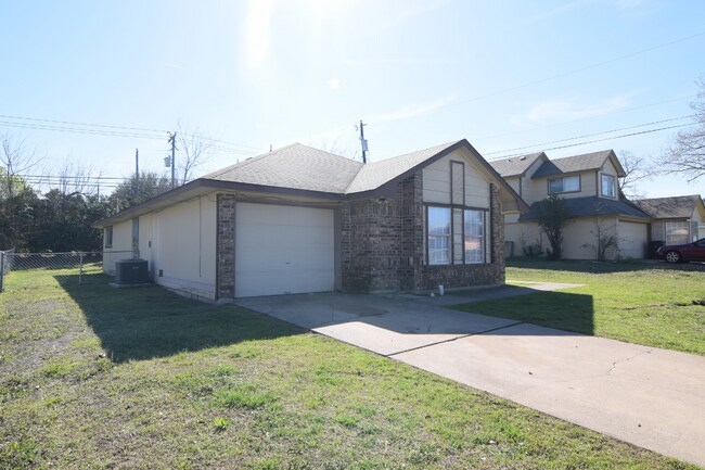 Foto del edificio - 2304 Bluejay Dr