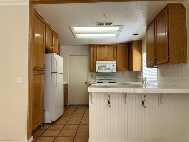 Foto del edificio - 6025 Abernathy Dr