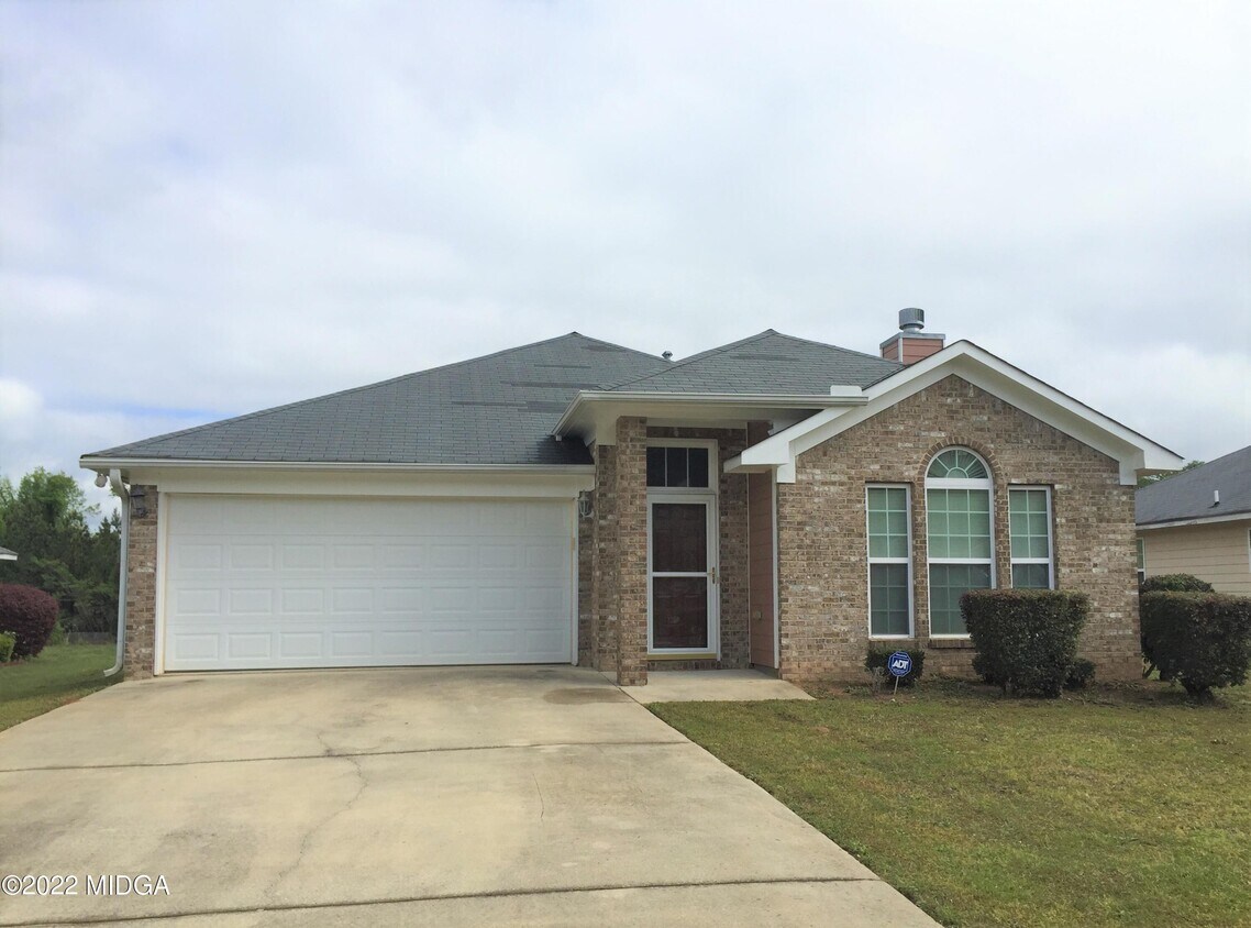 Primary Photo - 753 Royal Oaks Dr