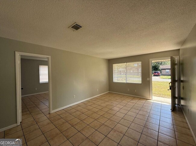 Building Photo - 240 Deerwood Dr