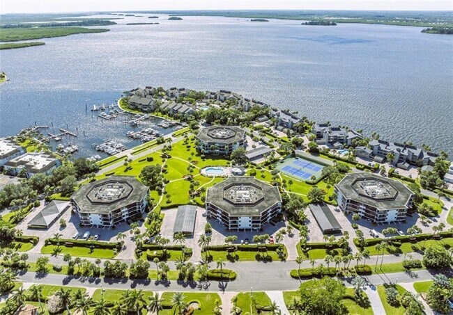 Building Photo - 1821 Mooringline Dr