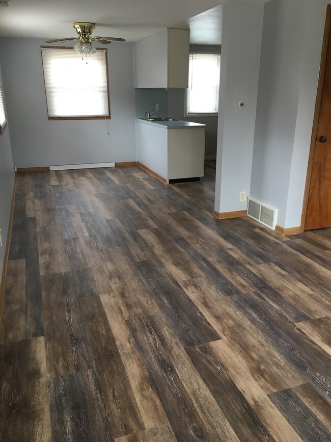 Living room to dinning. - 1106 Tudor St