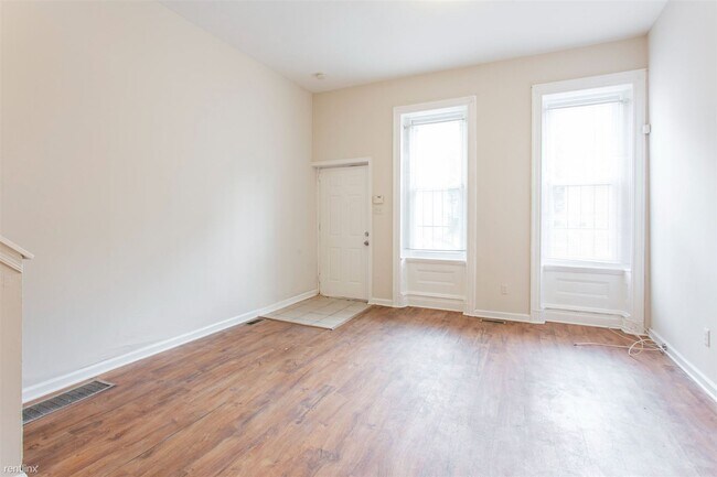 Foto del edificio - 7 br, 2 bath House - 2035 N 18TH ST