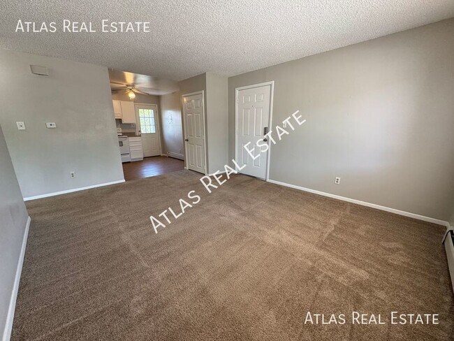 Building Photo - Charming 2-Bedroom Apartment Close to UCCS...
