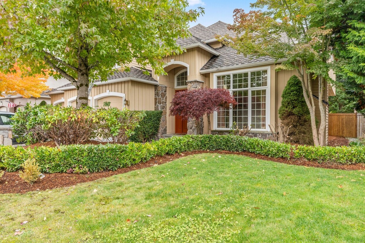 Primary Photo - Beautiful home in prime Sammamish location!!