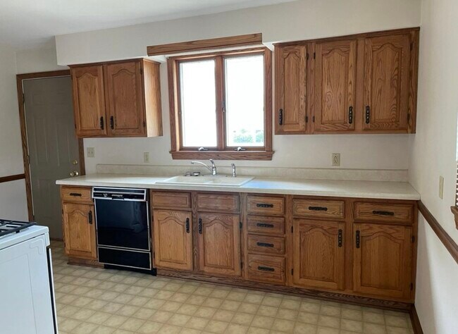 Foto del edificio - 5203 W Ridge Rd