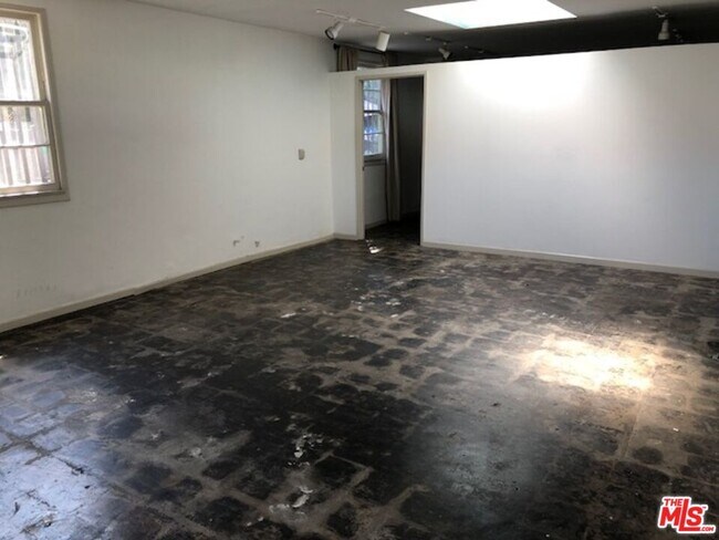 Foto del edificio - 5422 Washington Blvd