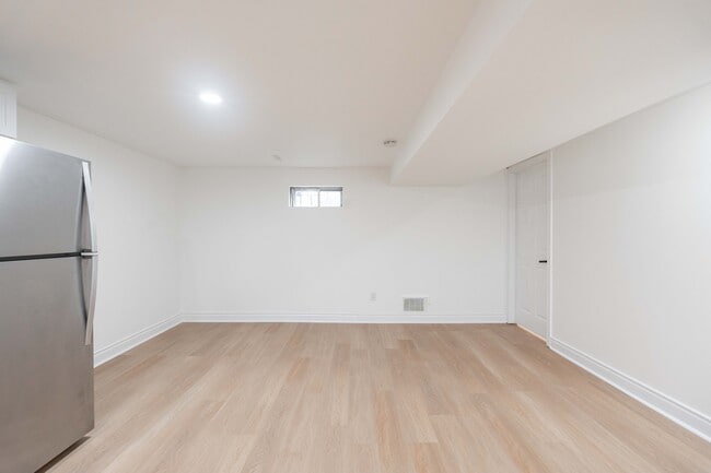 Building Photo - 75 Wright Crescent