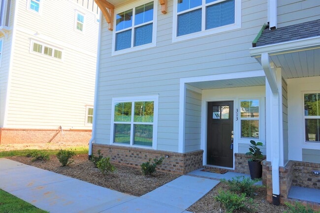 Photo - 313 Pete Hollis Blvd (Greenville, SC) House