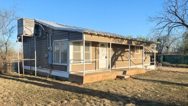 Building Photo - Quiet Charm Meets Comfortable Living: Your Perfect 2-Bedroom Retreat in Snyder!