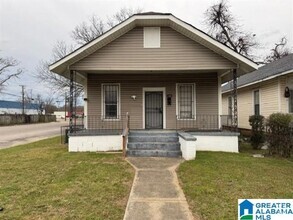 Building Photo - 1700 8th Ave N