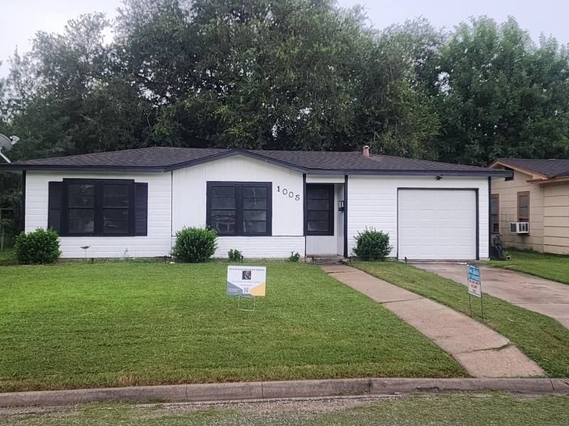 Primary Photo - 1005 E Polk Ave