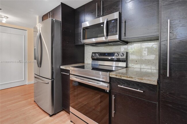 Building Photo - 7601 E Treasure Dr