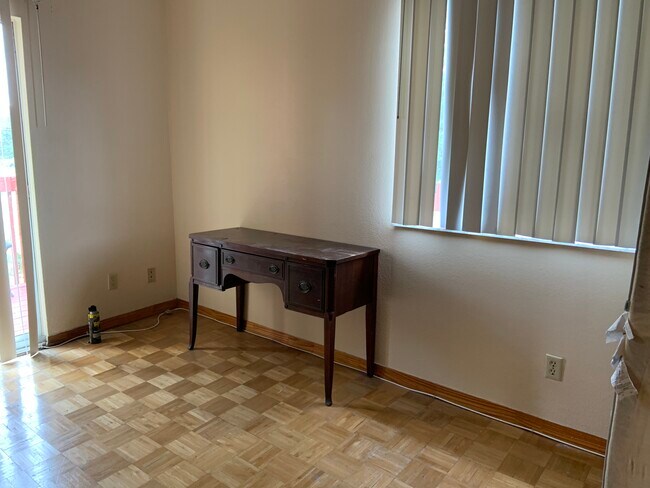 Foto del edificio - 1662 Drew St